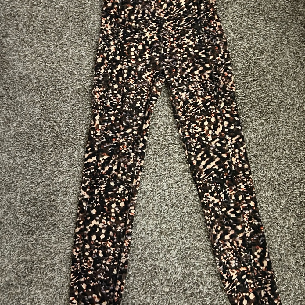Lululemon Invigorate High-Rise Crop 23" - Picture 3 of 6